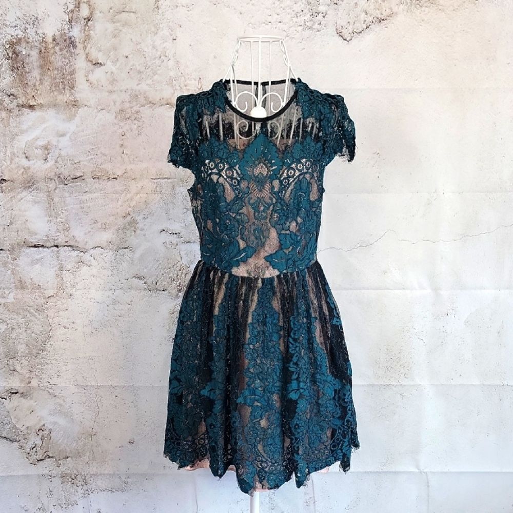 B.B Dakota Cordelia fit & flare lace dress mini length Women's Size M